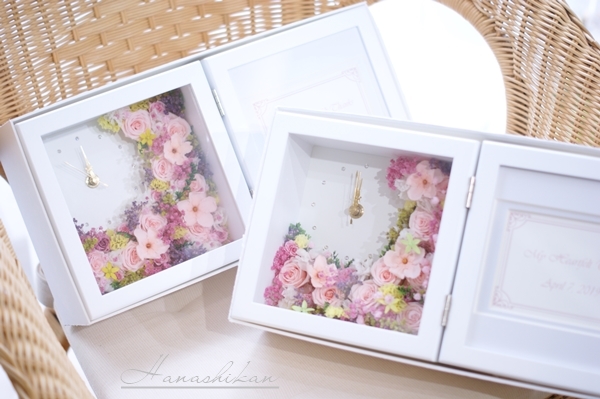 プリザーブドフラワーのフォトフレーム付き花時計