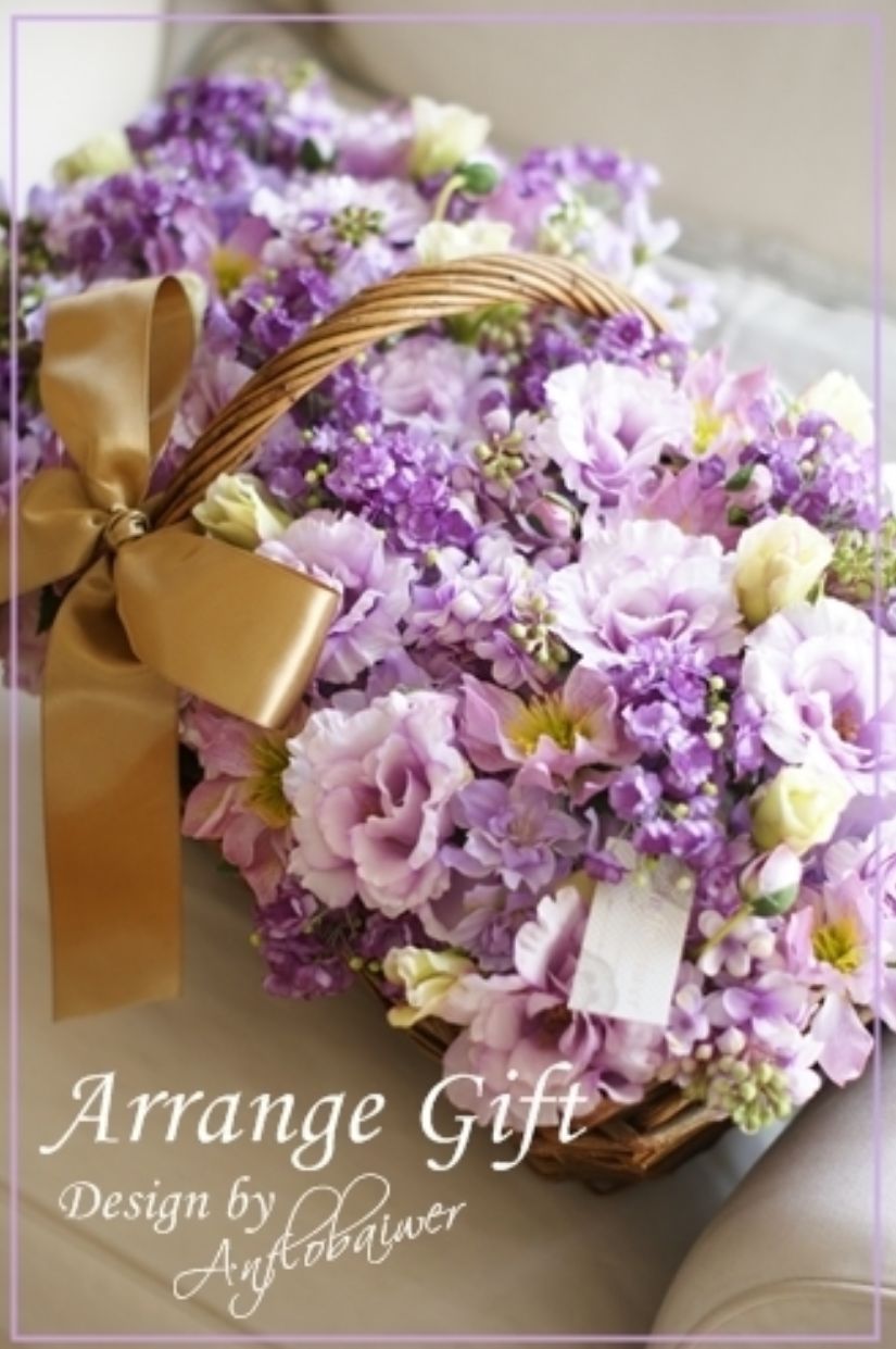 ラベンダーカラーのバスケットアレンジメント
