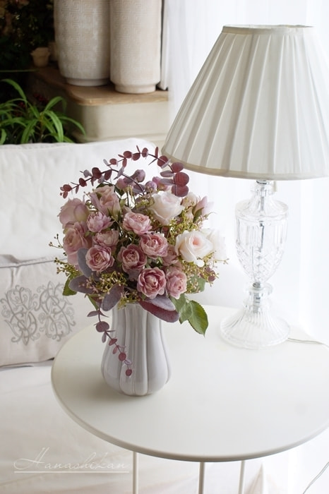 インテリアカラーのローズアレンジメント